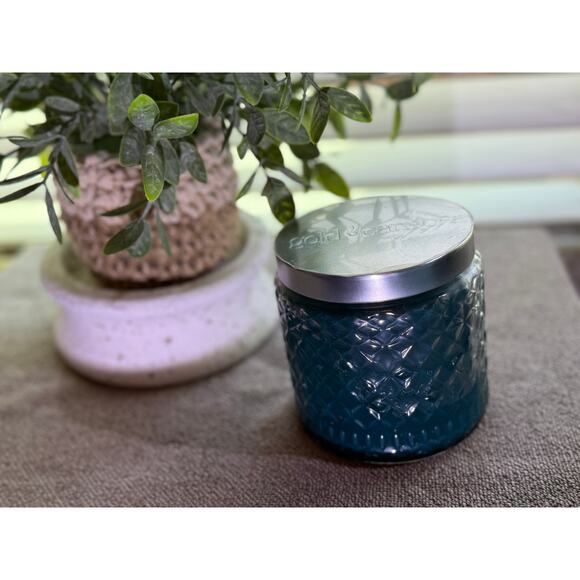 Gold Canyon Candles Med 16oz  Caribbean Sky Highly Scented Candle  Hard to Find - Picture 1 of 2